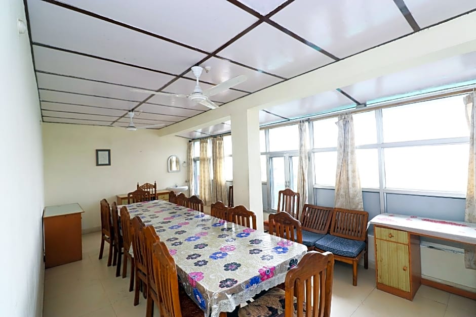 OYO 24525 Hotel Country Lodge