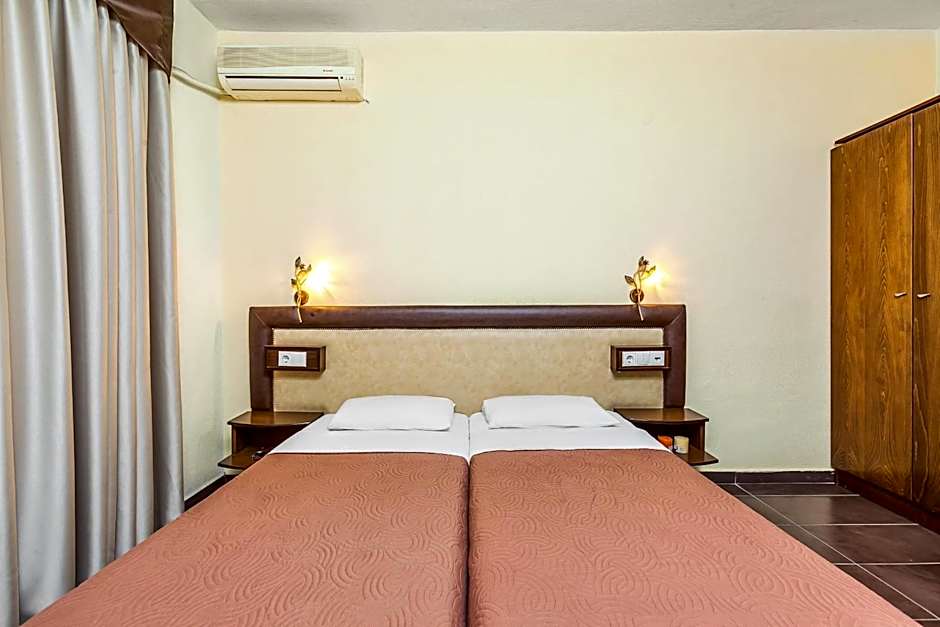 Elinotel Polis Hotel