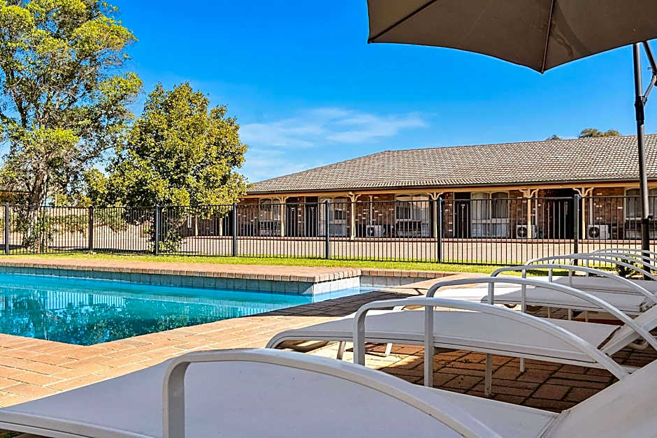 Quality Inn Carriage House