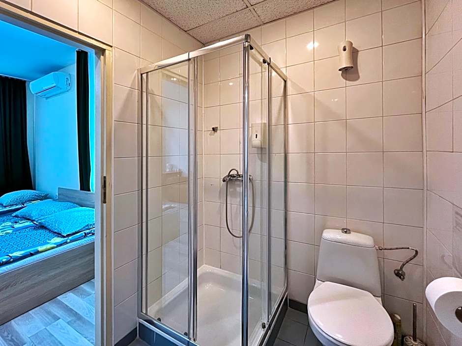 Fry House Hostel - 15min to Dworzec Zachodni, 5min to Klub Progresja