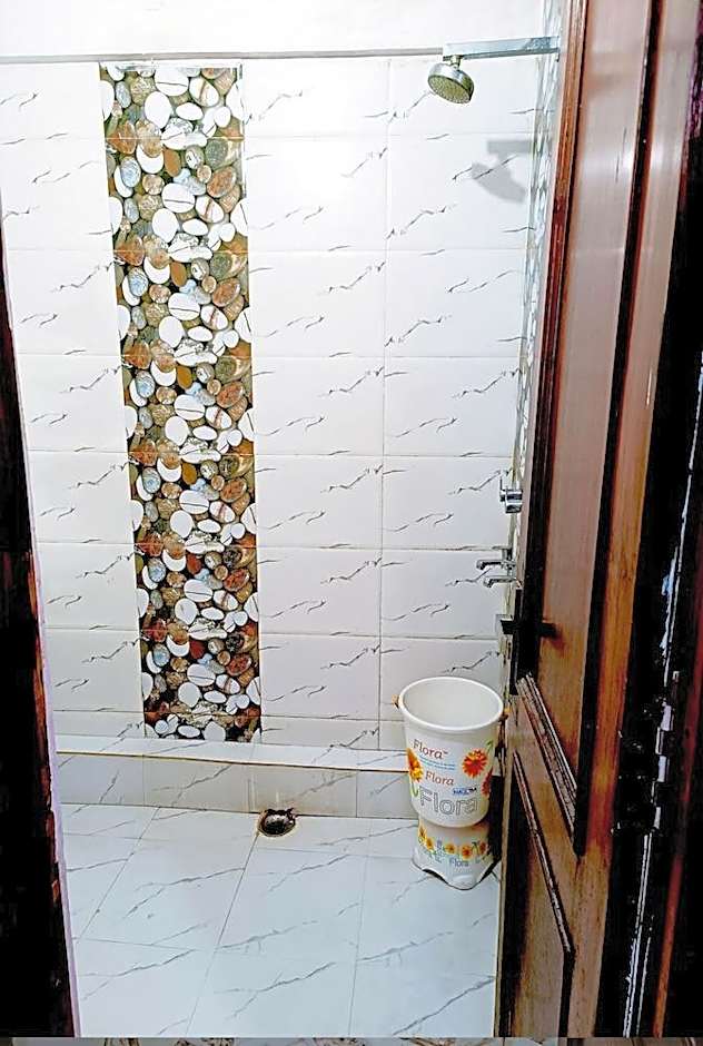 Hotel Crystal Deluxe @New Delhi Railway Station