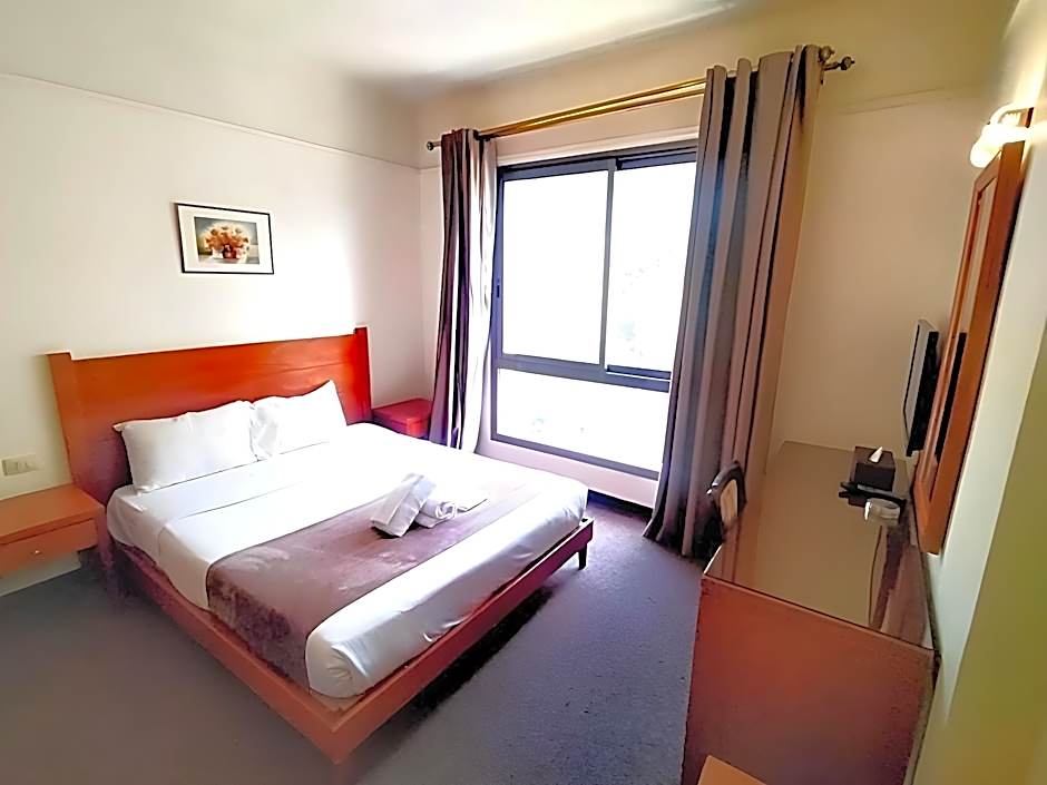 Ceasars Park Hotel
