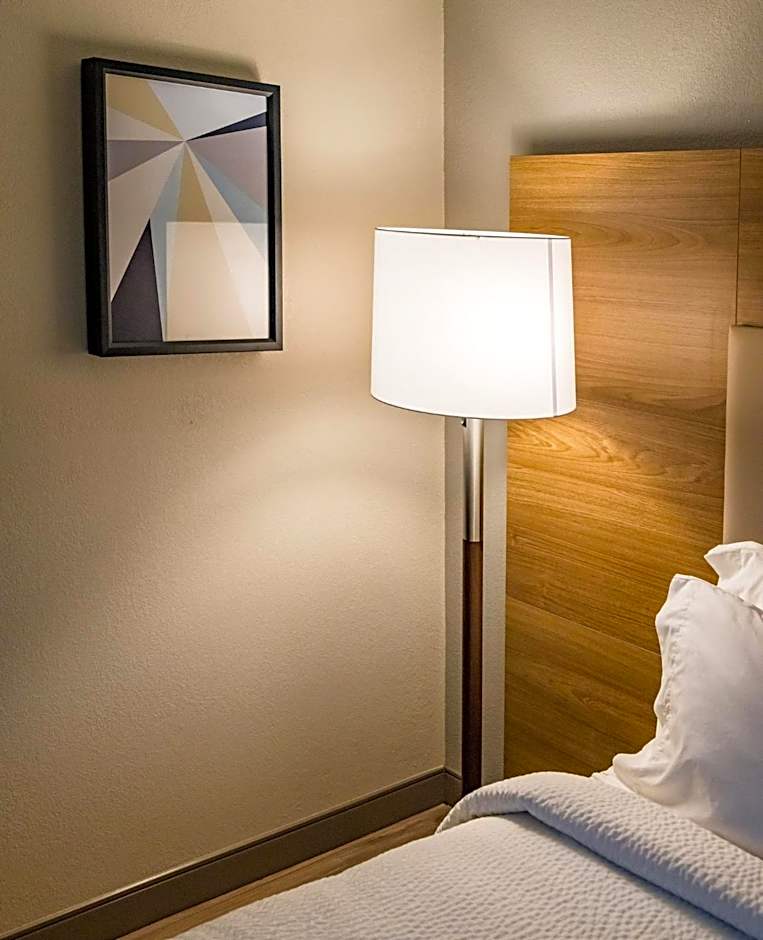 Candlewood Suites Richmond - South By IHG