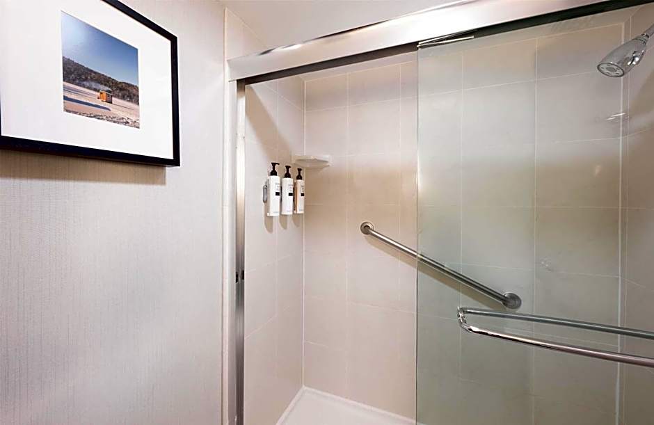 Embassy Suites by Hilton Minneapolis Bloomington Edina