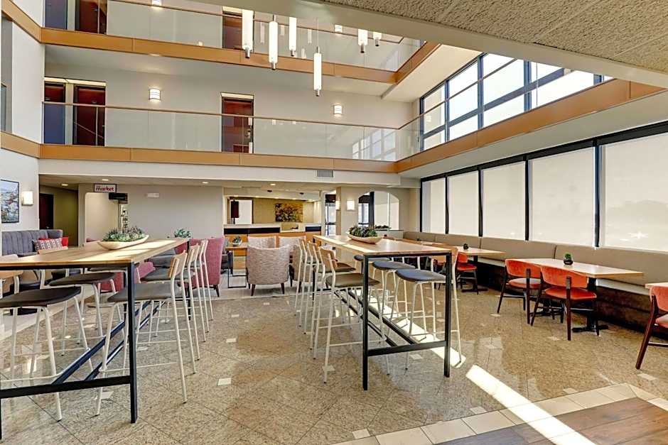 Drury Inn & Suites Marion