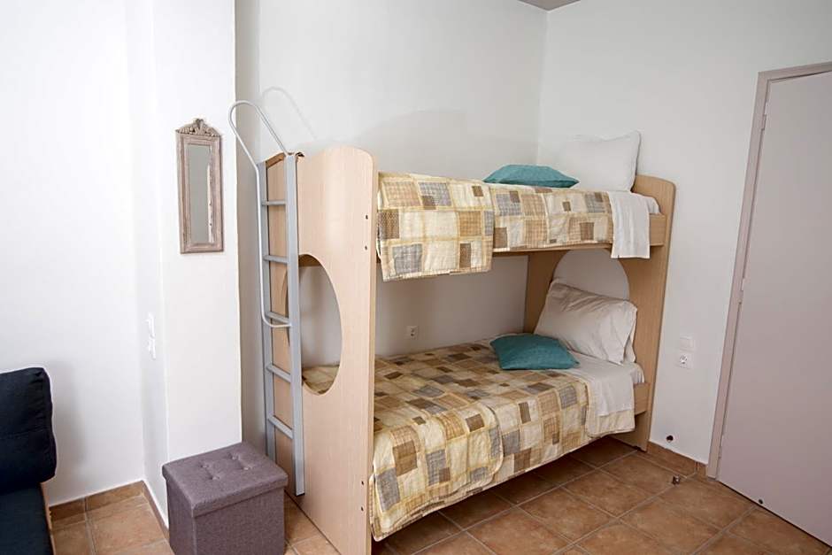 Tsaner Apartment and Rooms