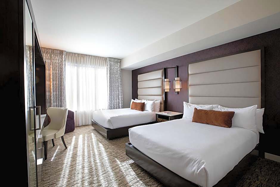 Ambassador Hotel Kansas City, Autograph Collection by Marriott