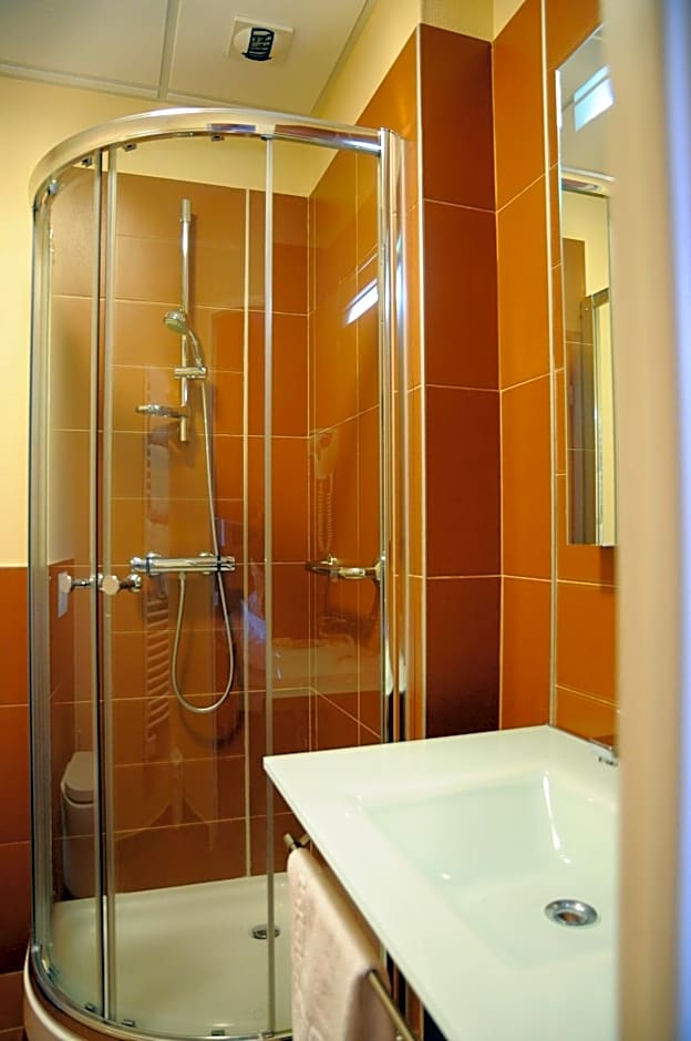 Garden & City Luxeuil Ex Le Métropole et Les Thermes