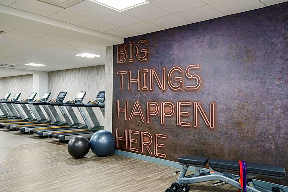 Renaissance by Marriott Dallas Addison Hotel