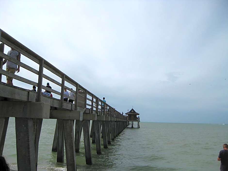 Glades Motel - Naples