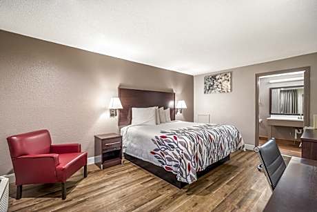 Deluxe King Room Disability Access Walk-In Shower Non-Smoking