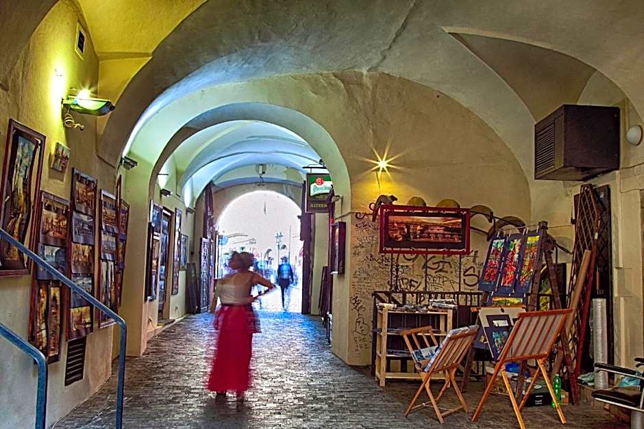 Karlova 25 Apartments