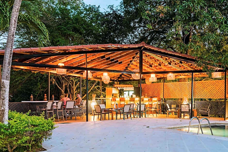 Papagayo Golden Palms Beachfront Hotel