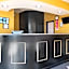 Econo Lodge Inn & Suites