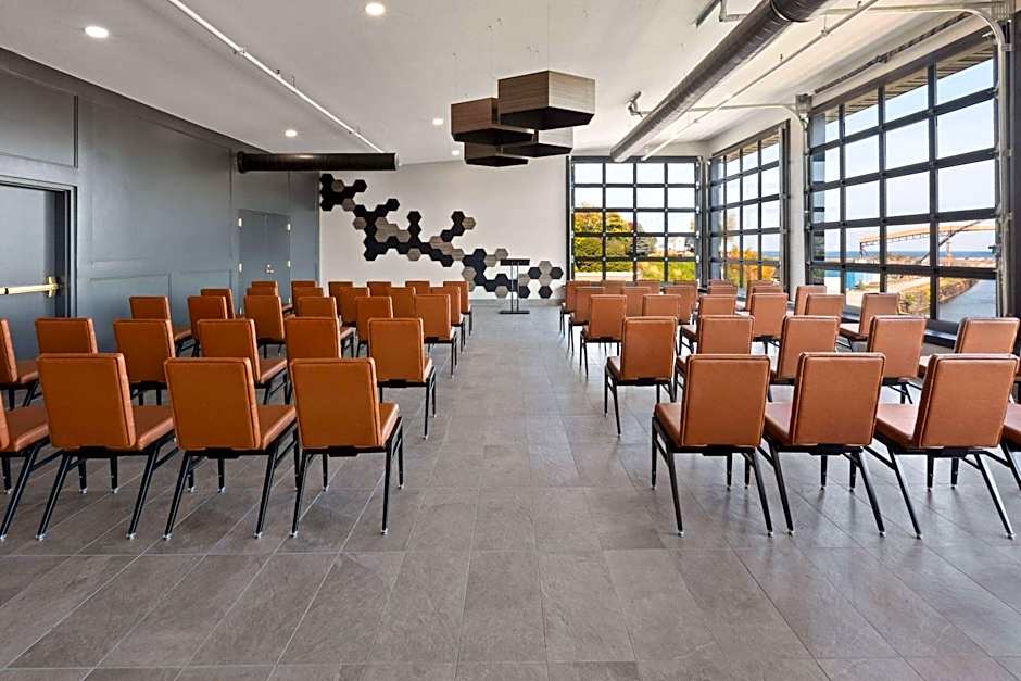 Riverbend Hotel and Suites, Trademark Collection by Wyndham