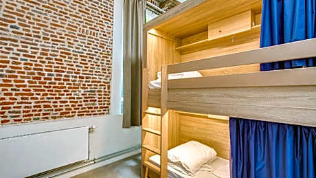 1 Person in 6-Bed Dormitory - Female Only