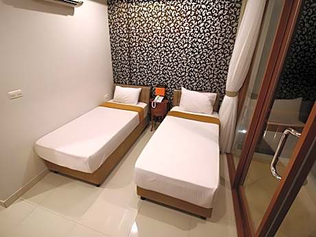 Deluxe Double or Twin Room with Balcony