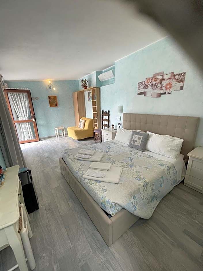 Hotel Diffuso Il Portichetto sulla collina a Vezio Perledo
