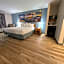 Days Inn & Suites by Wyndham Castle Rock