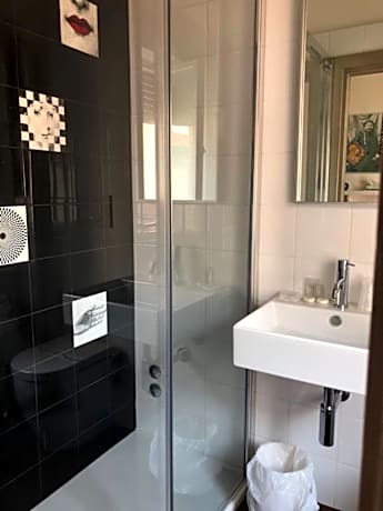 Standard Twin Room with Garden View