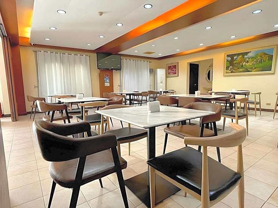 Luisita Central Park Hotel