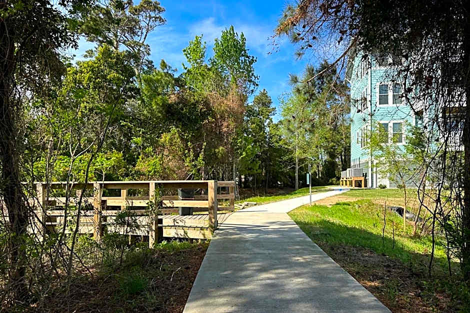 Hamilton Cay at Bermuda Bay by Kees Vacations