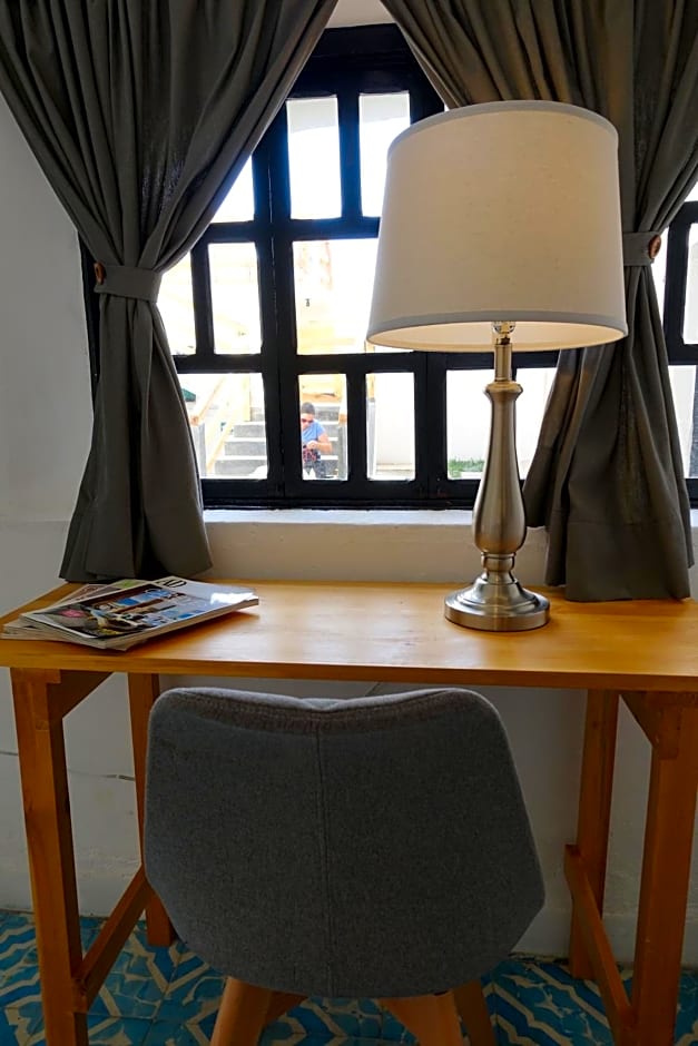 La Tozi Hotel