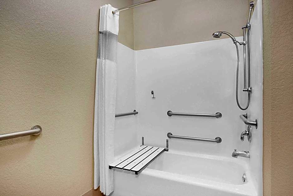 Baymont by Wyndham Crestview