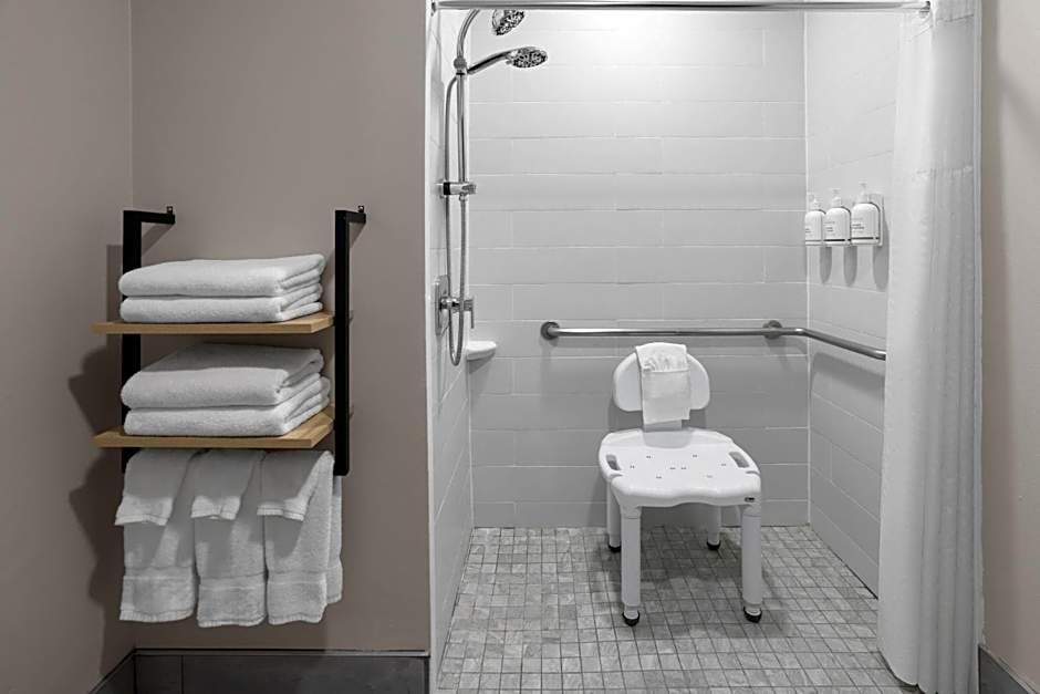 La Quinta Inn & Suites by Wyndham Mansfield, Oh