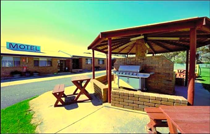 Marlo Caravan Park & Motel
