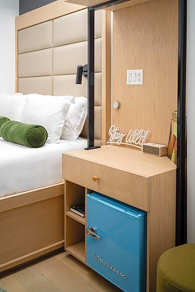Little Charlie Hotel