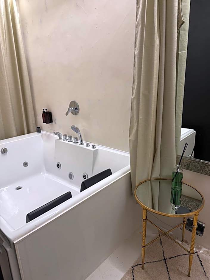 Les Chambres de Amelie B&B