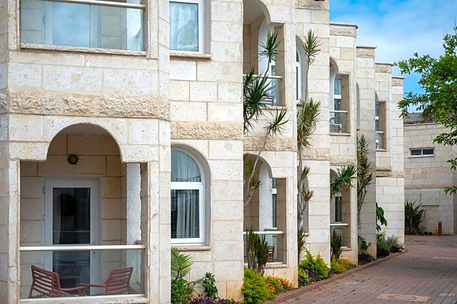 Naveh Tamar - Mehadrin Kosher suitable for Ultra-Orthodox guests