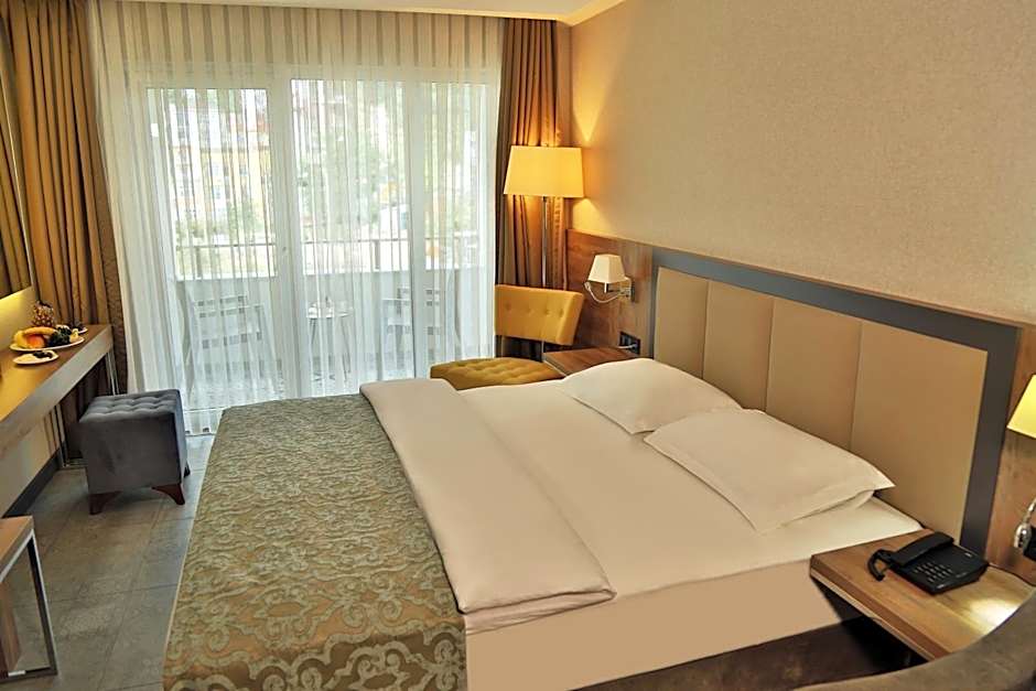 Photo 1 of 11 of Suite, Balcony