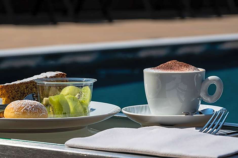 Lake Front Hotel Mirage