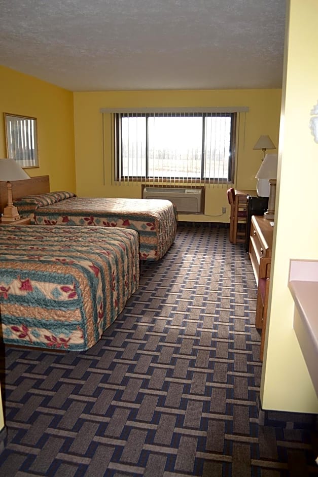 Sky Lodge Inn & Suites - Delavan