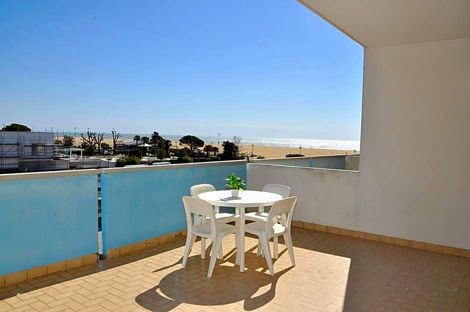 Lovely beachfront apartment-Beahost