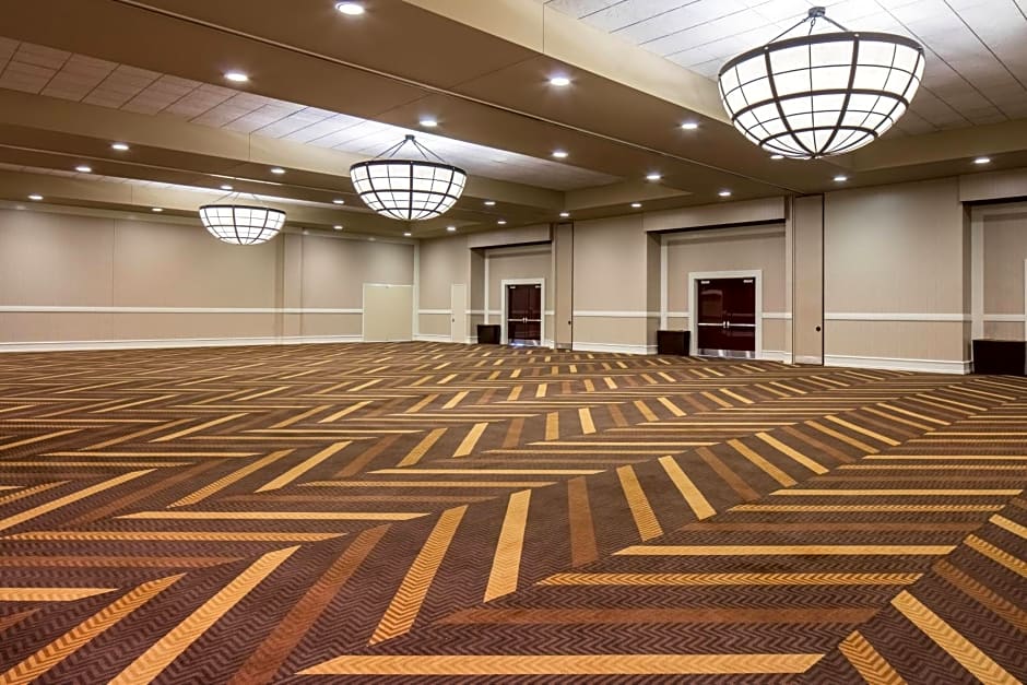 Sheraton Overland Park Hotel At The Convention Center