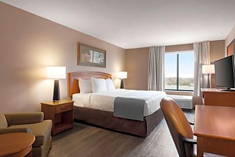 Deluxe King Room - Disability Access - Non-Smoking