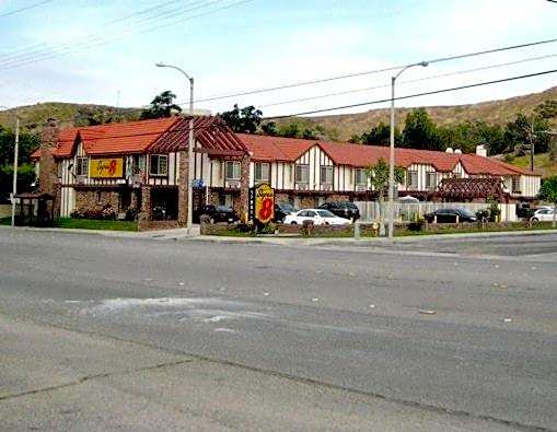 Super 8 by Wyndham Santa Clarita/Valencia