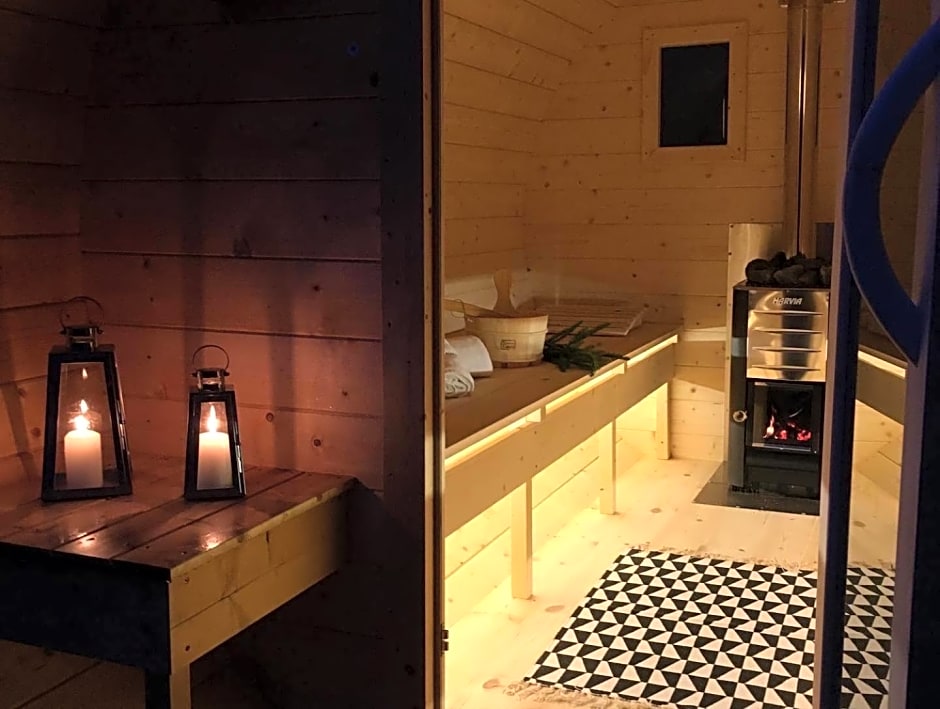 DOMKI LAURA sauna & gorąca balia