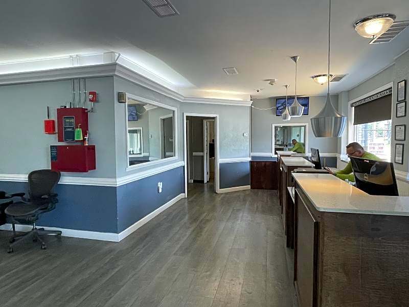 Budgetel Inn & Suites