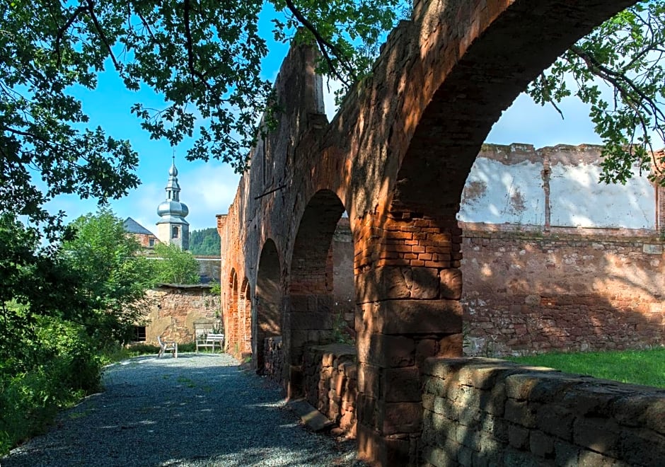 Zamek Sarny - Schloss Scharfeneck