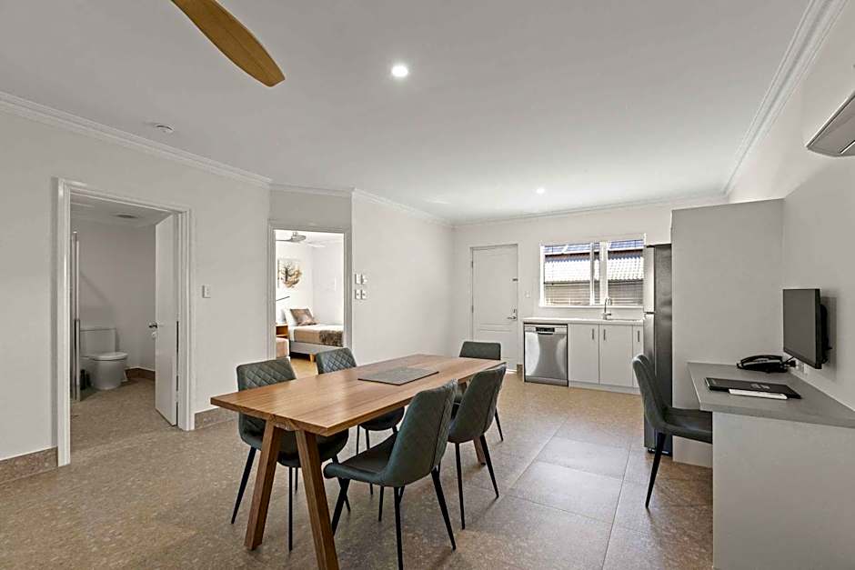 Moonlight Bay Suites