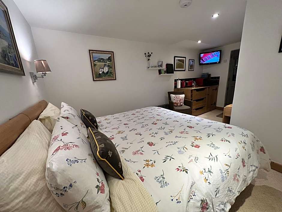 Lands End Hostel and B&B