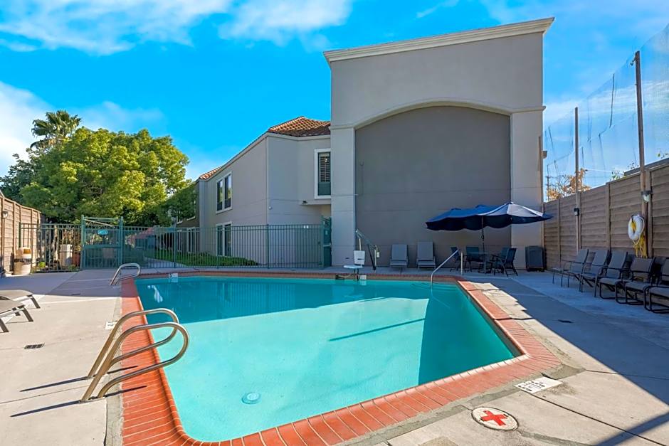 Best Western Lania Garden Inn & Suites