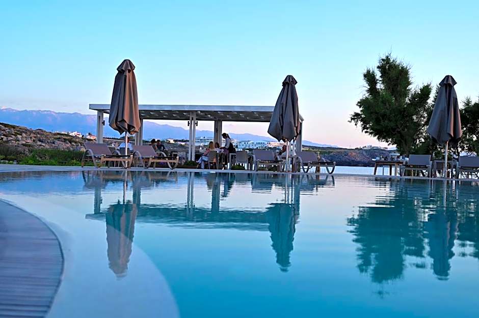 Kavos Hotel & Suites