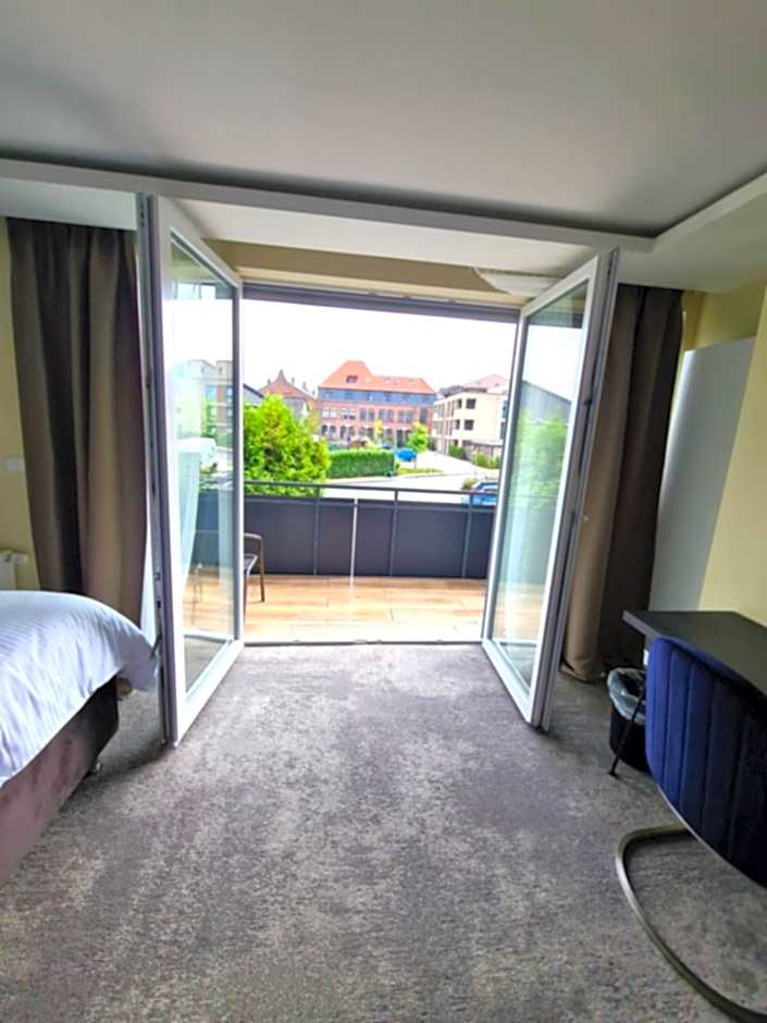 3 Monkeys Hotel