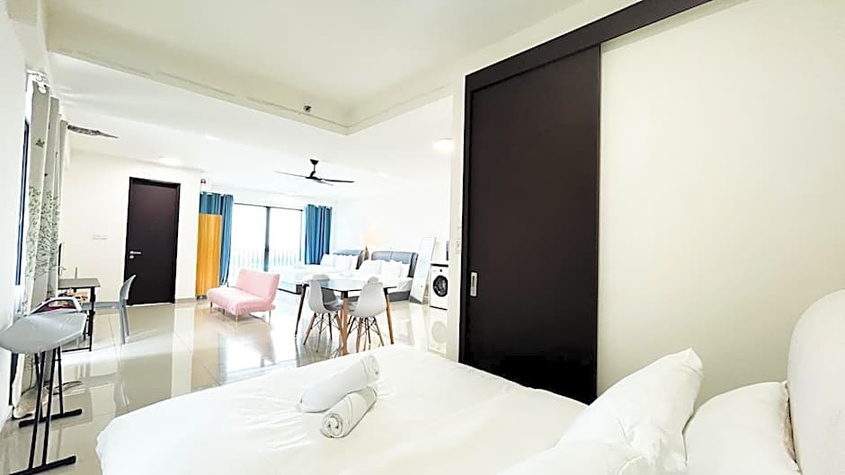 Trefoil by Manhattan Group