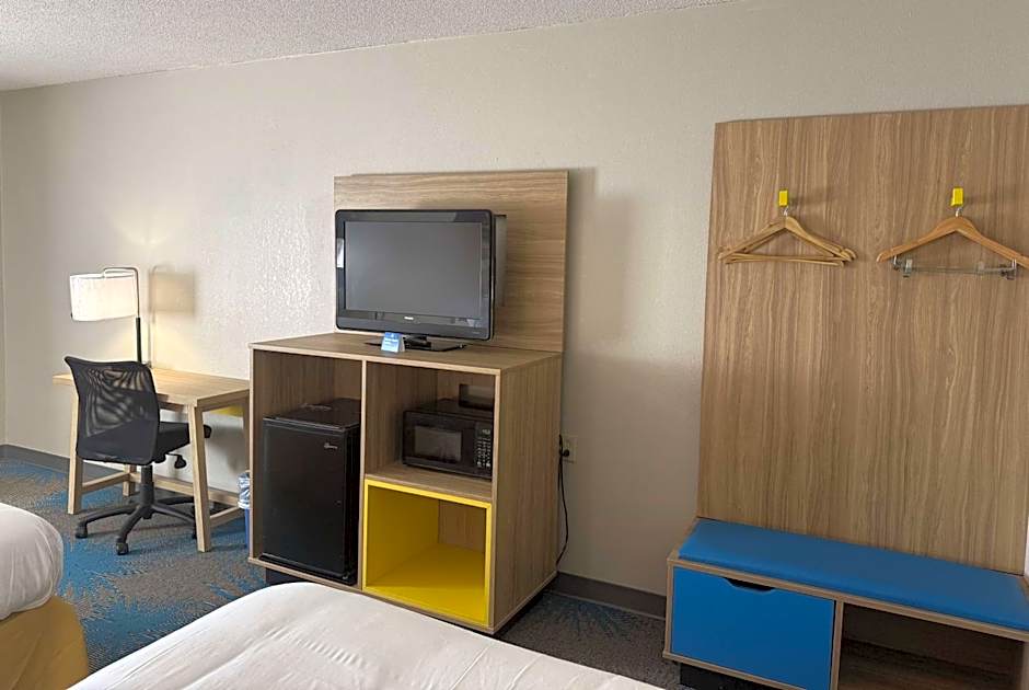 Days Inn by Wyndham Hannibal